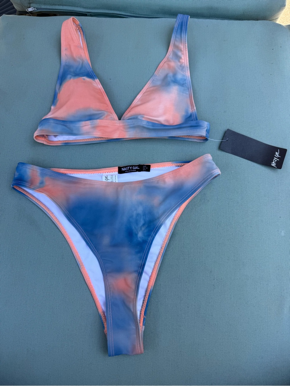 Nasty Gal Women’s blue and orange tie dye triangle bikini set Size US 0 NWT